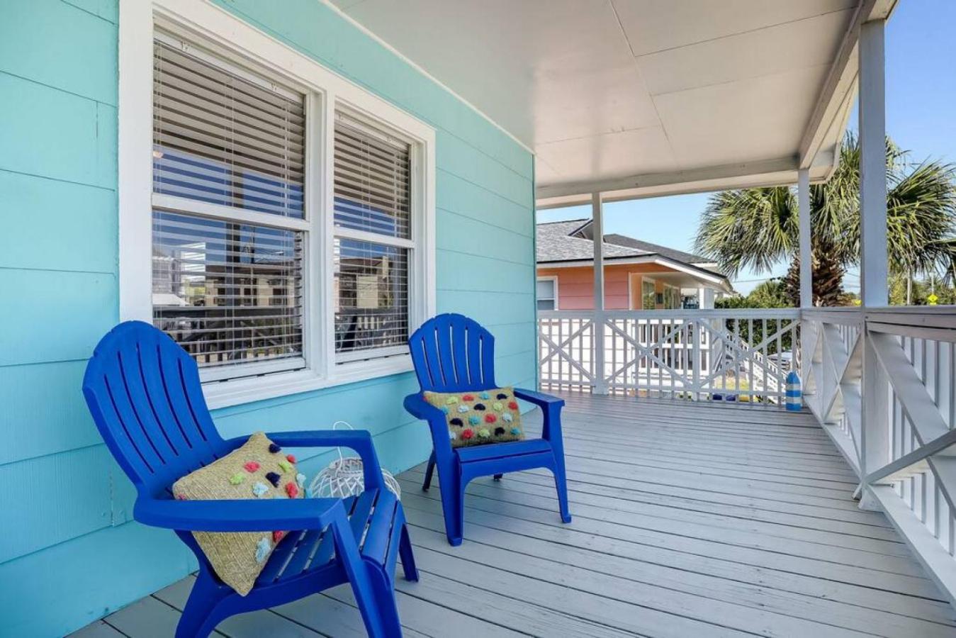 South Beach Cabana Up (Private Front Deck, Pool, Steps from the Beach) view 4