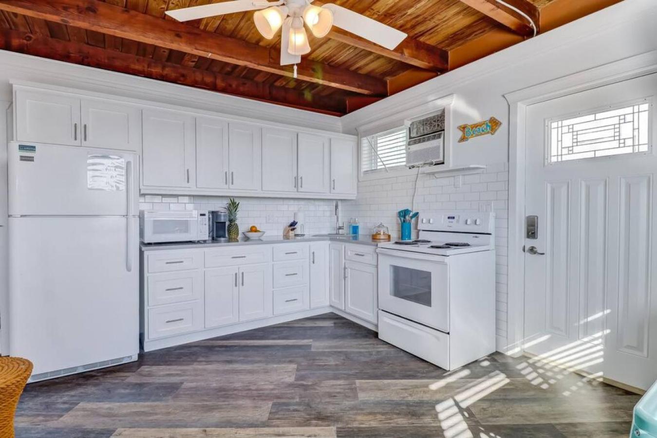 Sea Glass Cottage 3 - Renovated - Beachfront with Dune Views - Outdoor Courtyard view 2