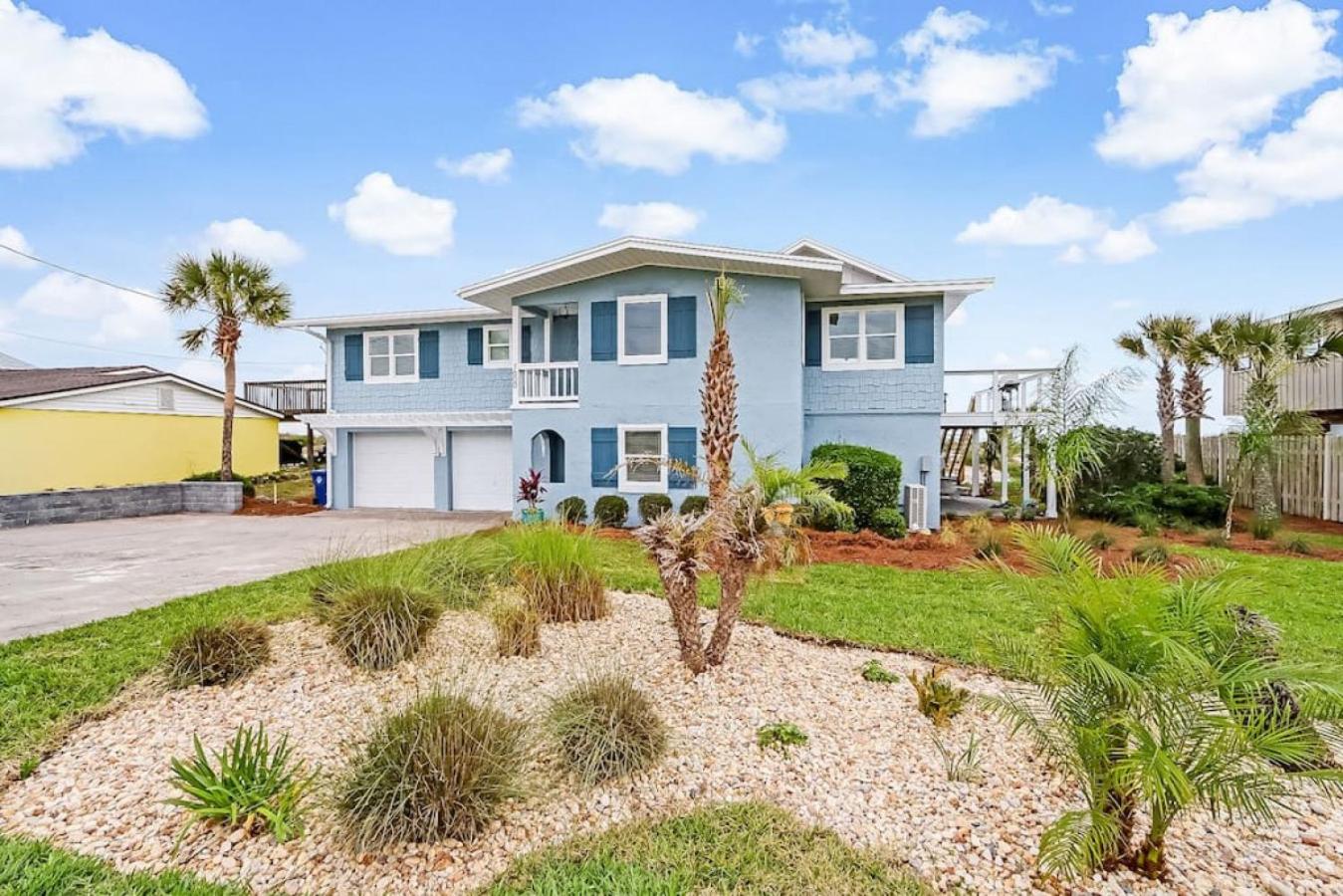 Ebb Tide Cottage - Beachfront - Huge Oceanfront Deck - Hot Tub view 2