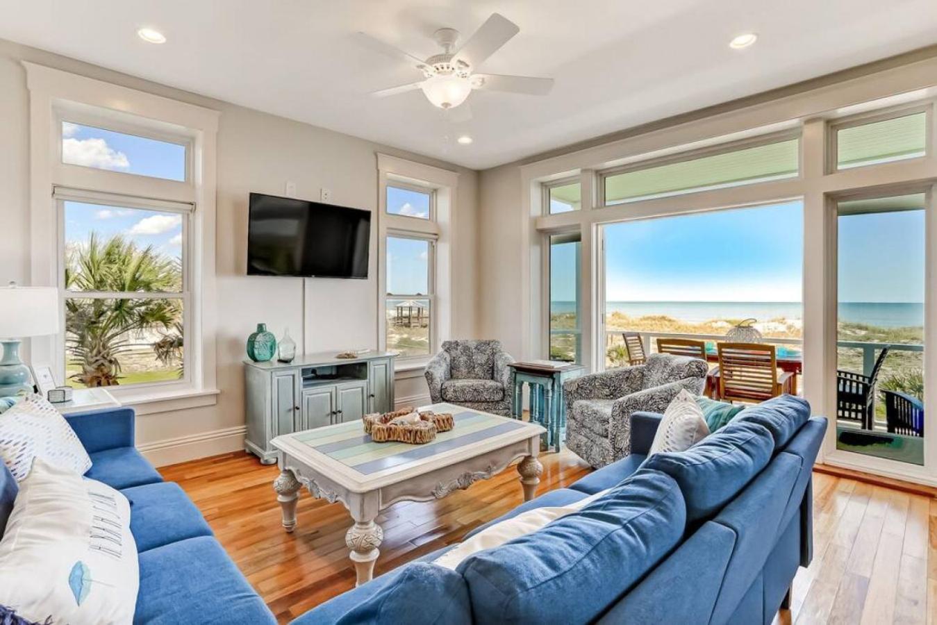 Mermaid Castle - Oceanfront Luxury Beach House - Rooftop Deck view 3