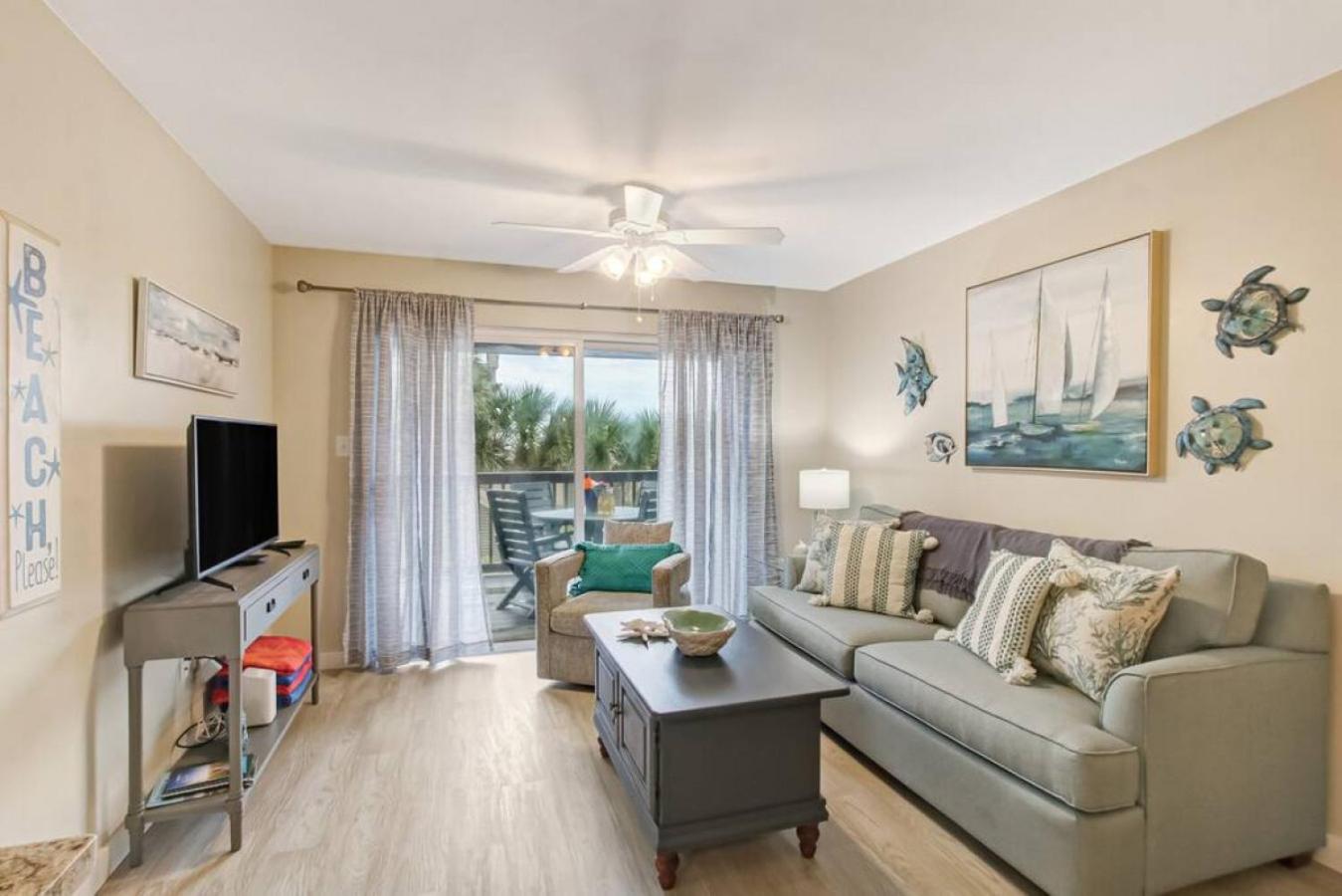 Oceanview Sand Dollar Villas Condo - Balcony - Pool view 5