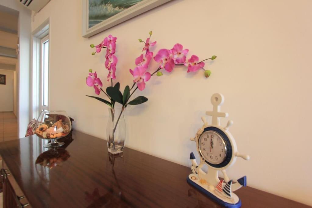 Superb Apartment steps away from Finikoudes Beach