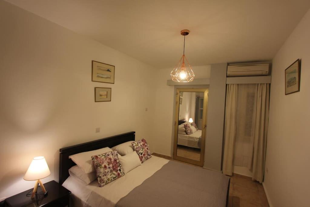 Superb Apartment steps away from Finikoudes Beach