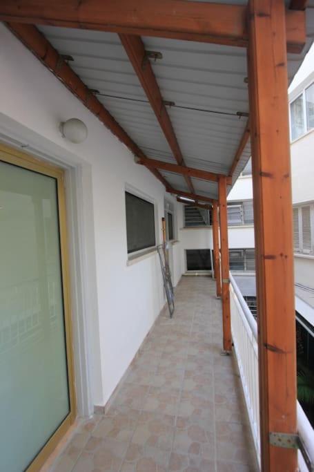 Superb Apartment steps away from Finikoudes Beach