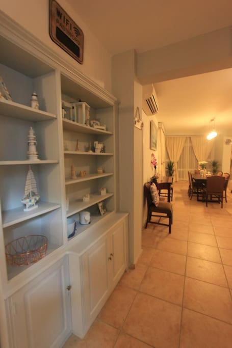 Superb Apartment steps away from Finikoudes Beach