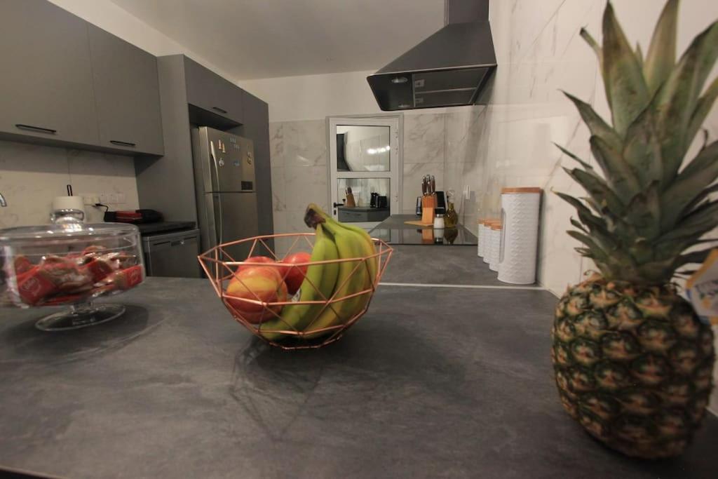 Superb Apartment steps away from Finikoudes Beach