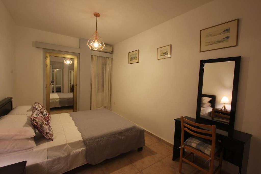 Superb Apartment steps away from Finikoudes Beach