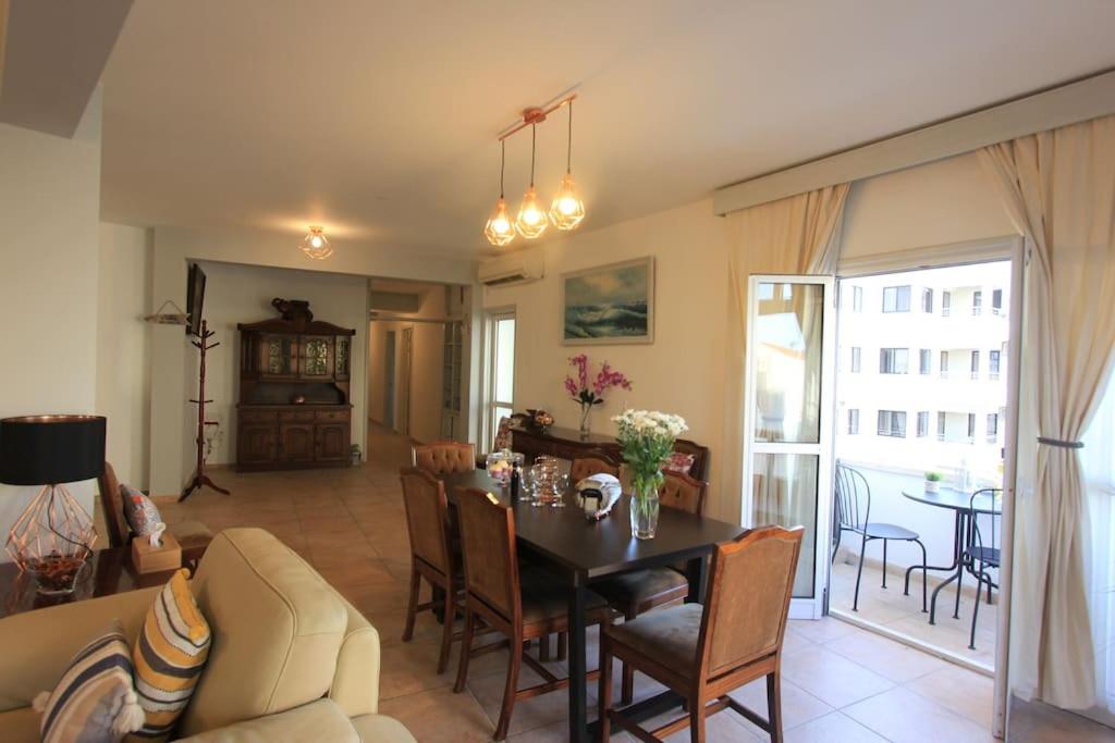 Superb Apartment steps away from Finikoudes Beach