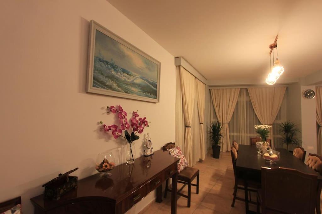 Superb Apartment steps away from Finikoudes Beach