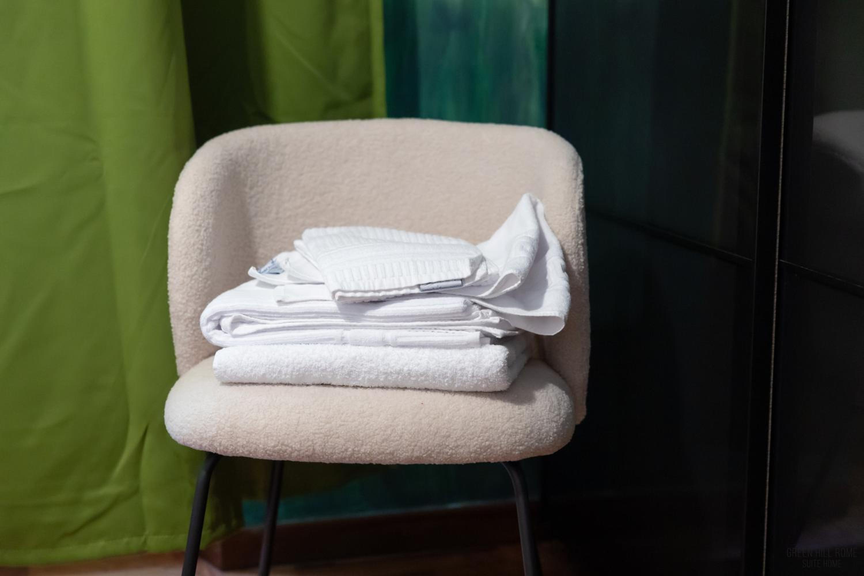 Green Hill Rome Suite Home