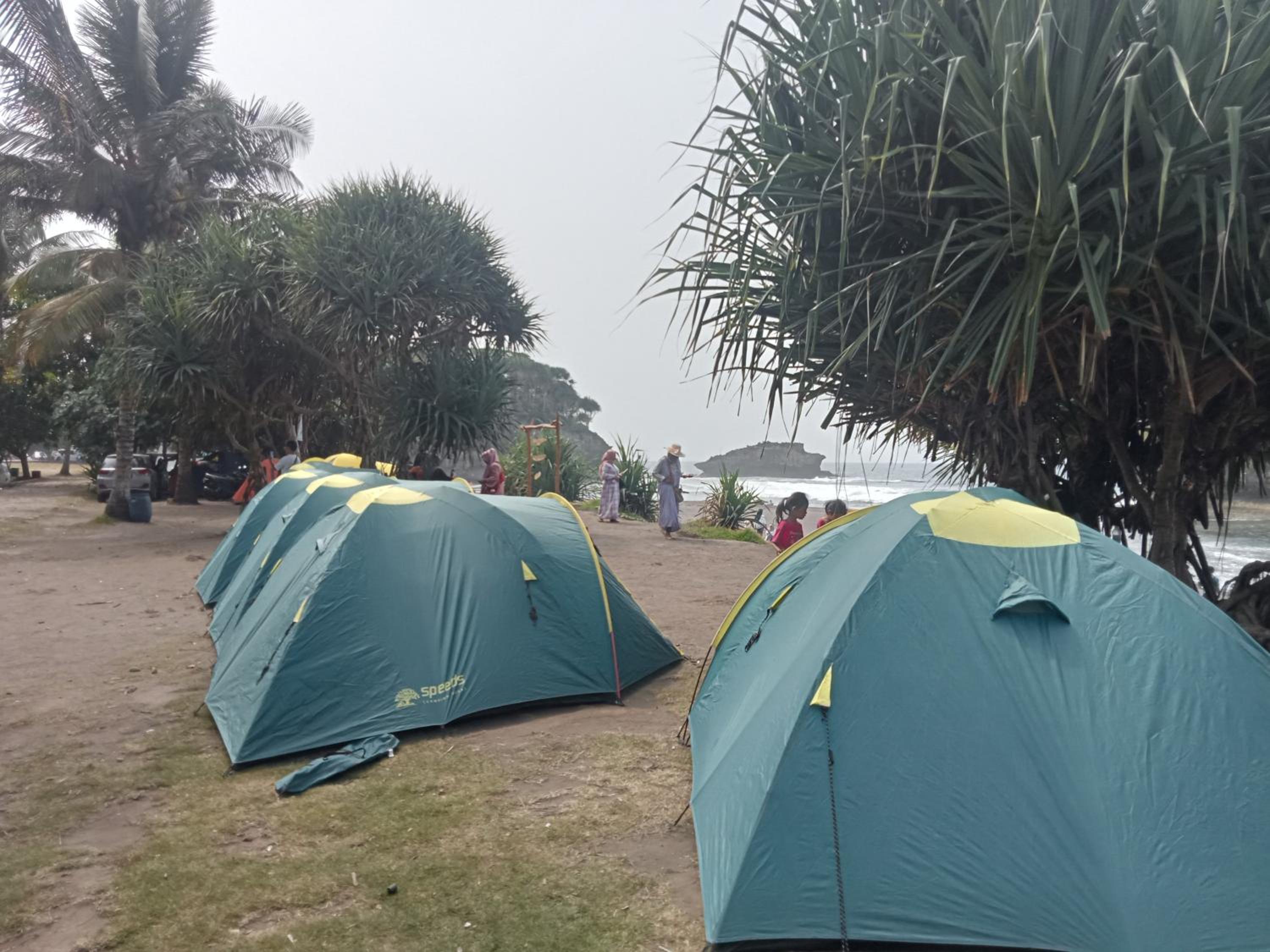 Sewa Tenda Camping Pantai Madasari Paketan