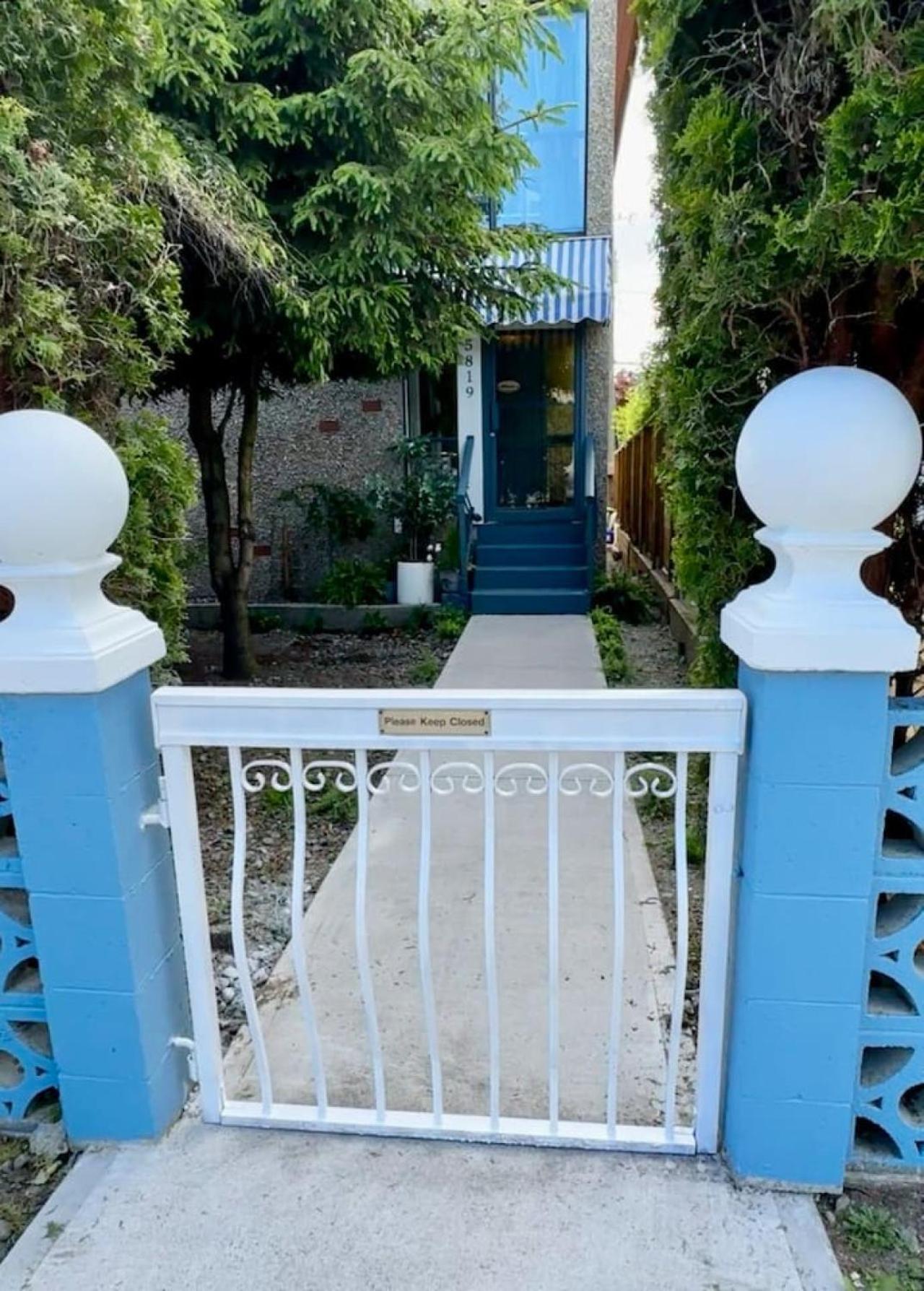 Charming Corner