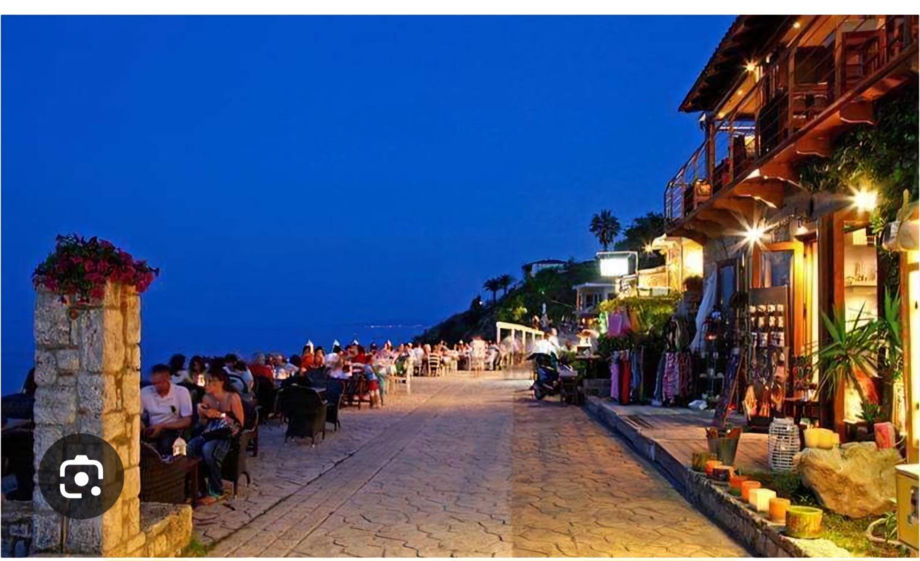 AKBEΝ en Afitos — dining