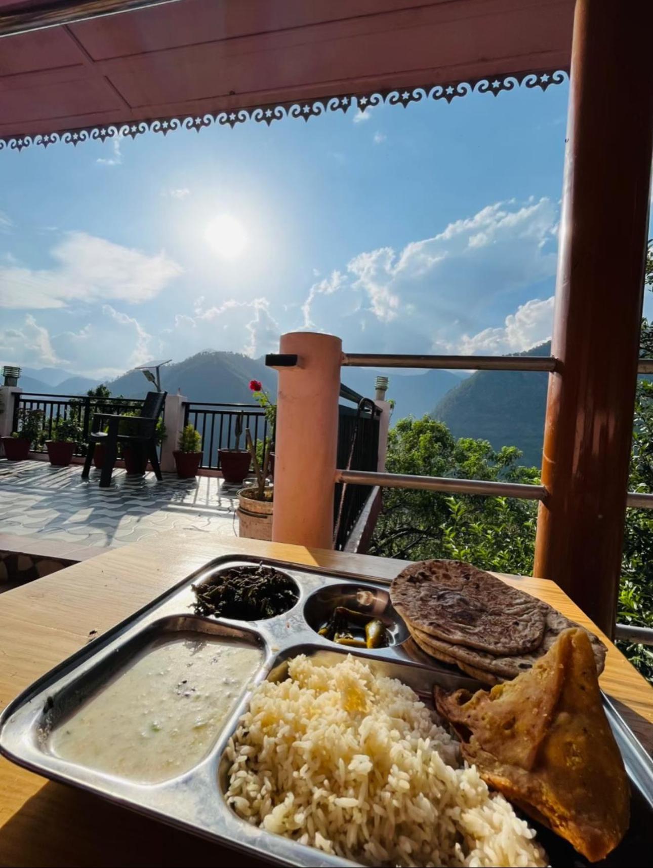 Sunset cave resort Gainchwan gaon view 5