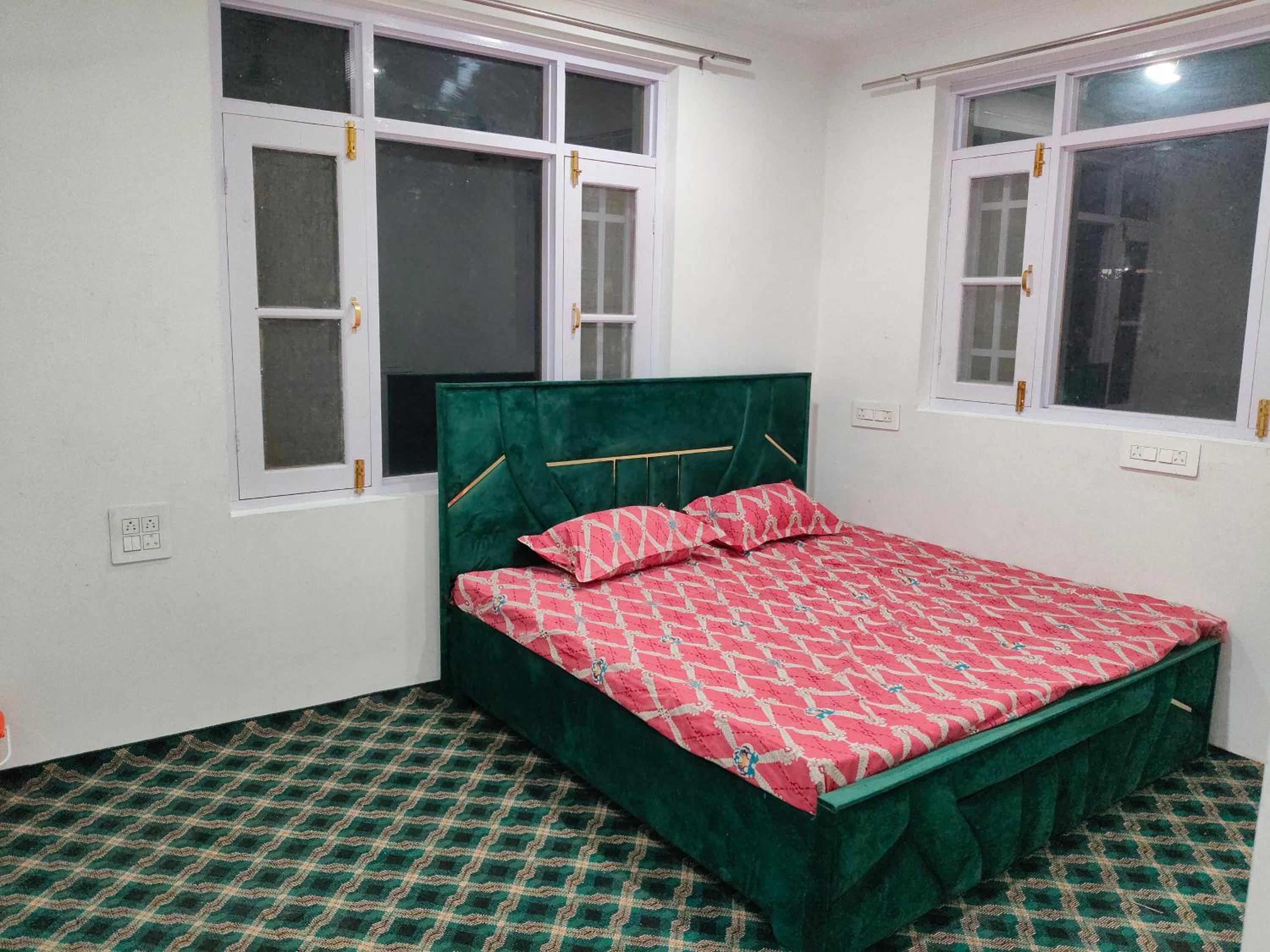 Gulzar Guest house