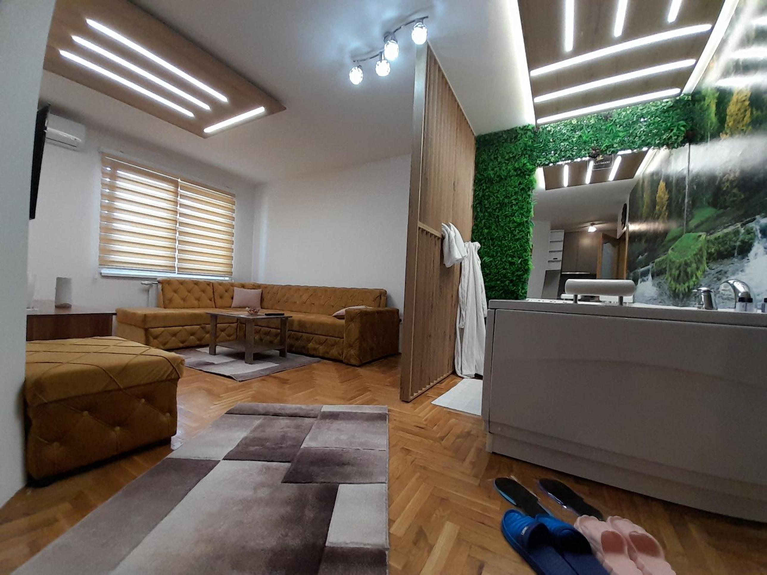 JACUZZI for RELAX - HOLLYWOOD Apartment, STUP, Sarajevo