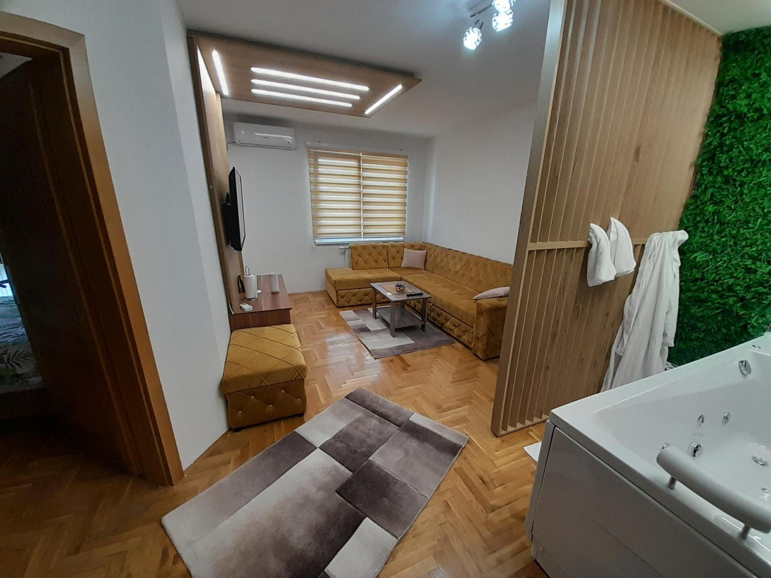 JACUZZI for RELAX - HOLLYWOOD Apartment, STUP, Sarajevo