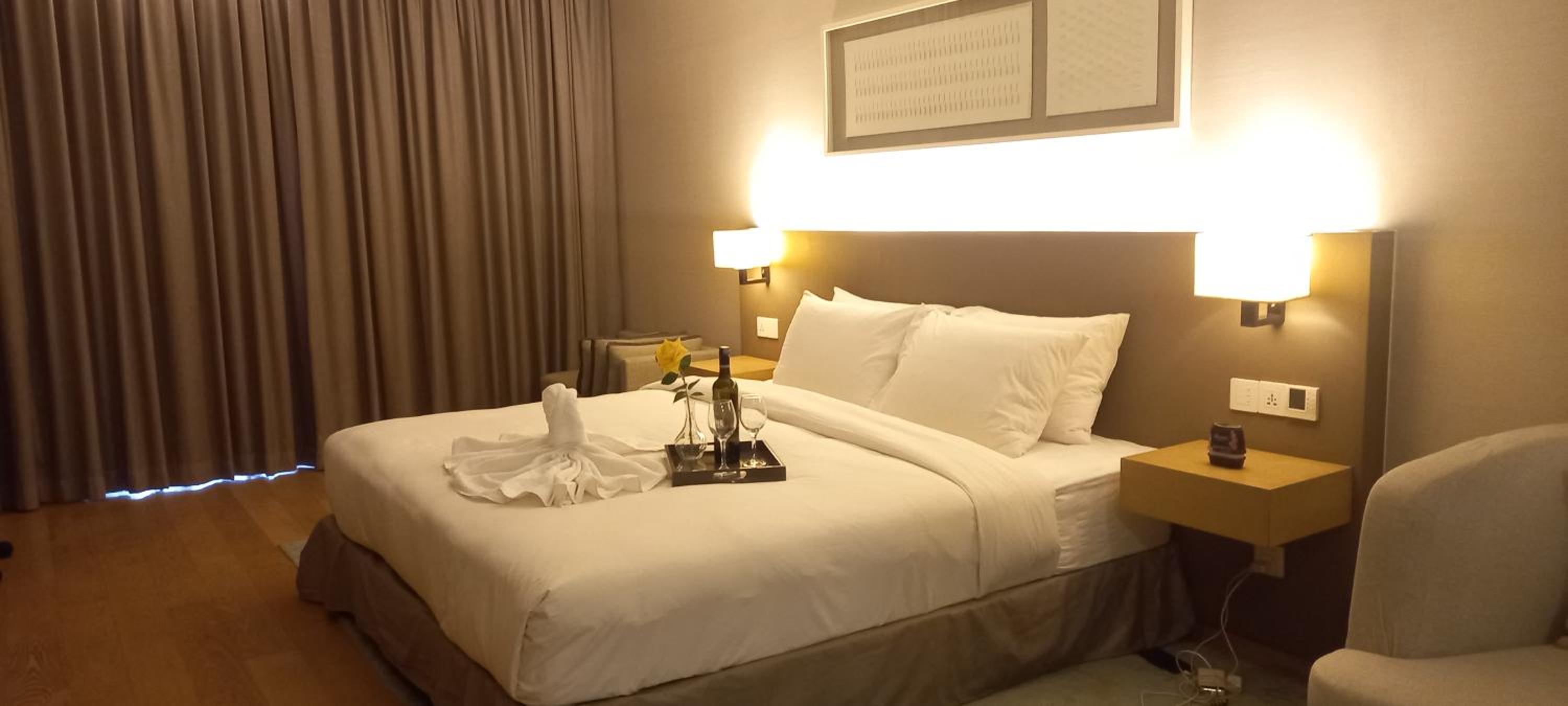 Cozy Apartment with Jacuzzi and Sauna at 188 Suites Klcc