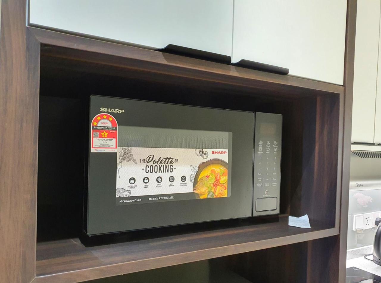 Bukit Bintang 1BR 5pax Walk to LRT & Monorail Stn by Cloud Host