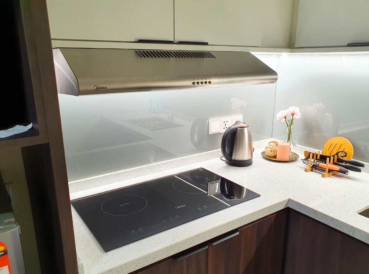 Bukit Bintang 1BR 5pax Walk to LRT & Monorail Stn by Cloud Host
