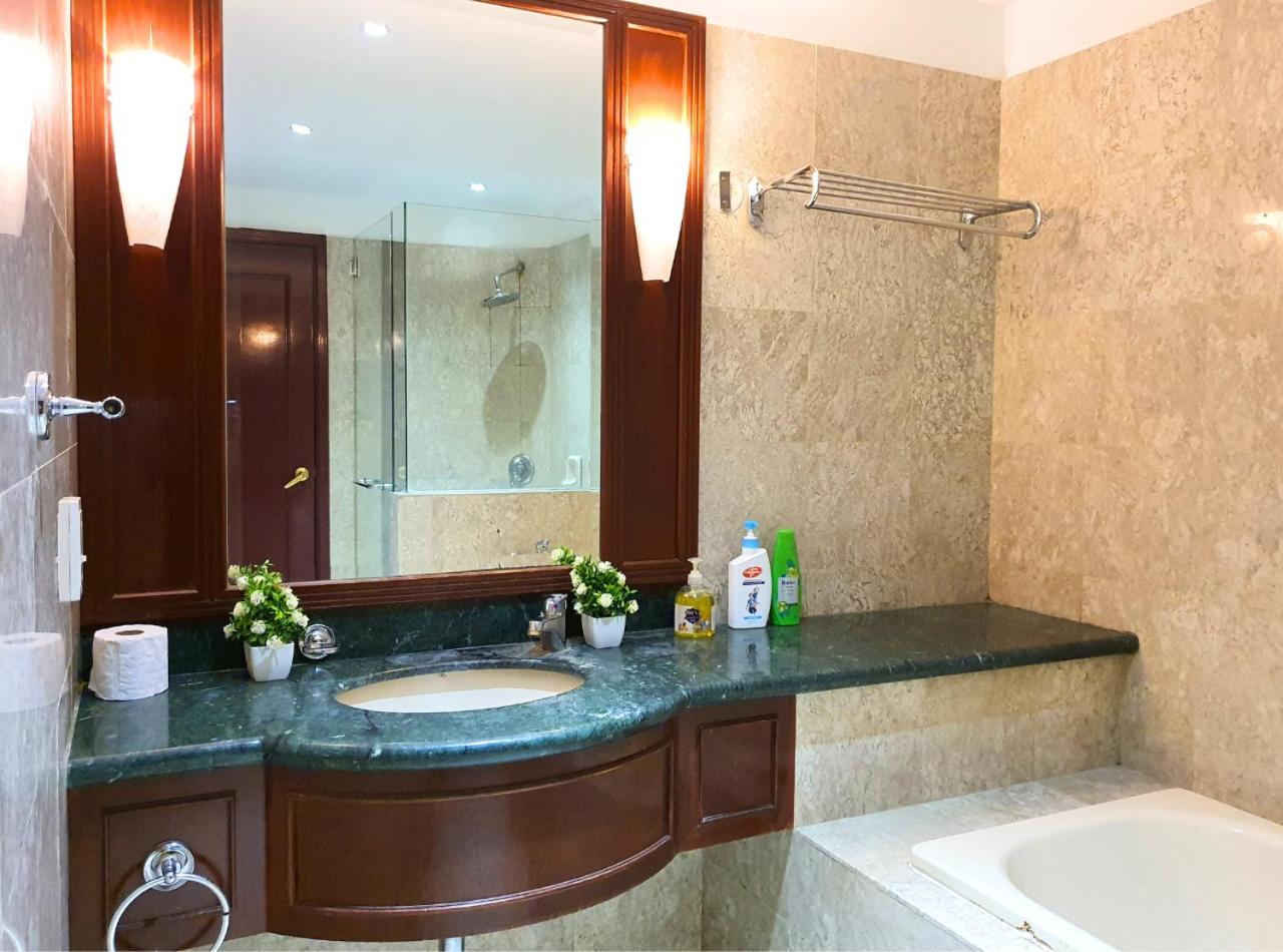 Bukit Bintang 1BR 5pax Walk to LRT & Monorail Stn by Cloud Host