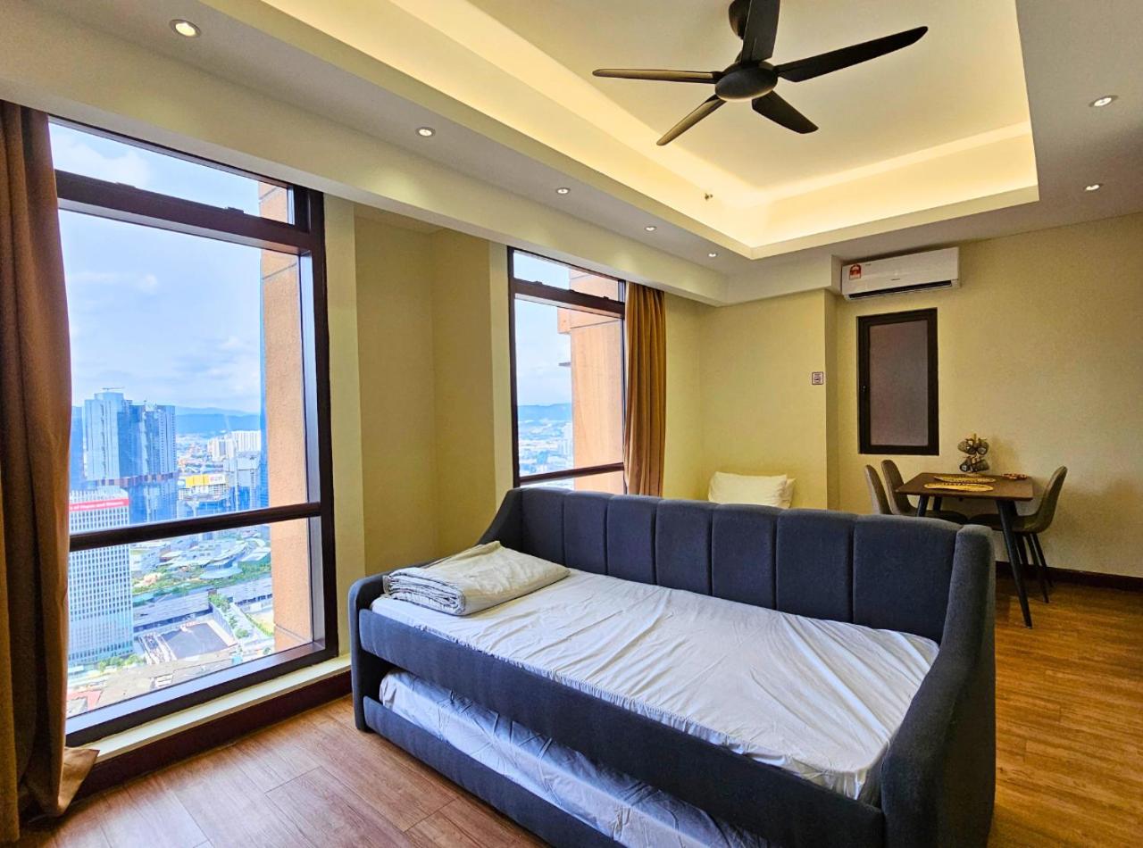 Bukit Bintang 1BR 5pax Walk to LRT & Monorail Stn by Cloud Host