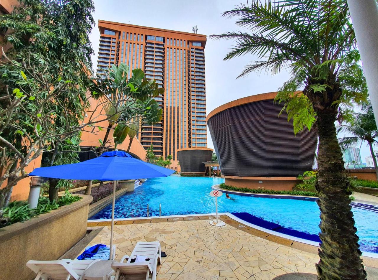 Bukit Bintang 1BR 5pax Walk to LRT & Monorail Stn by Cloud Host