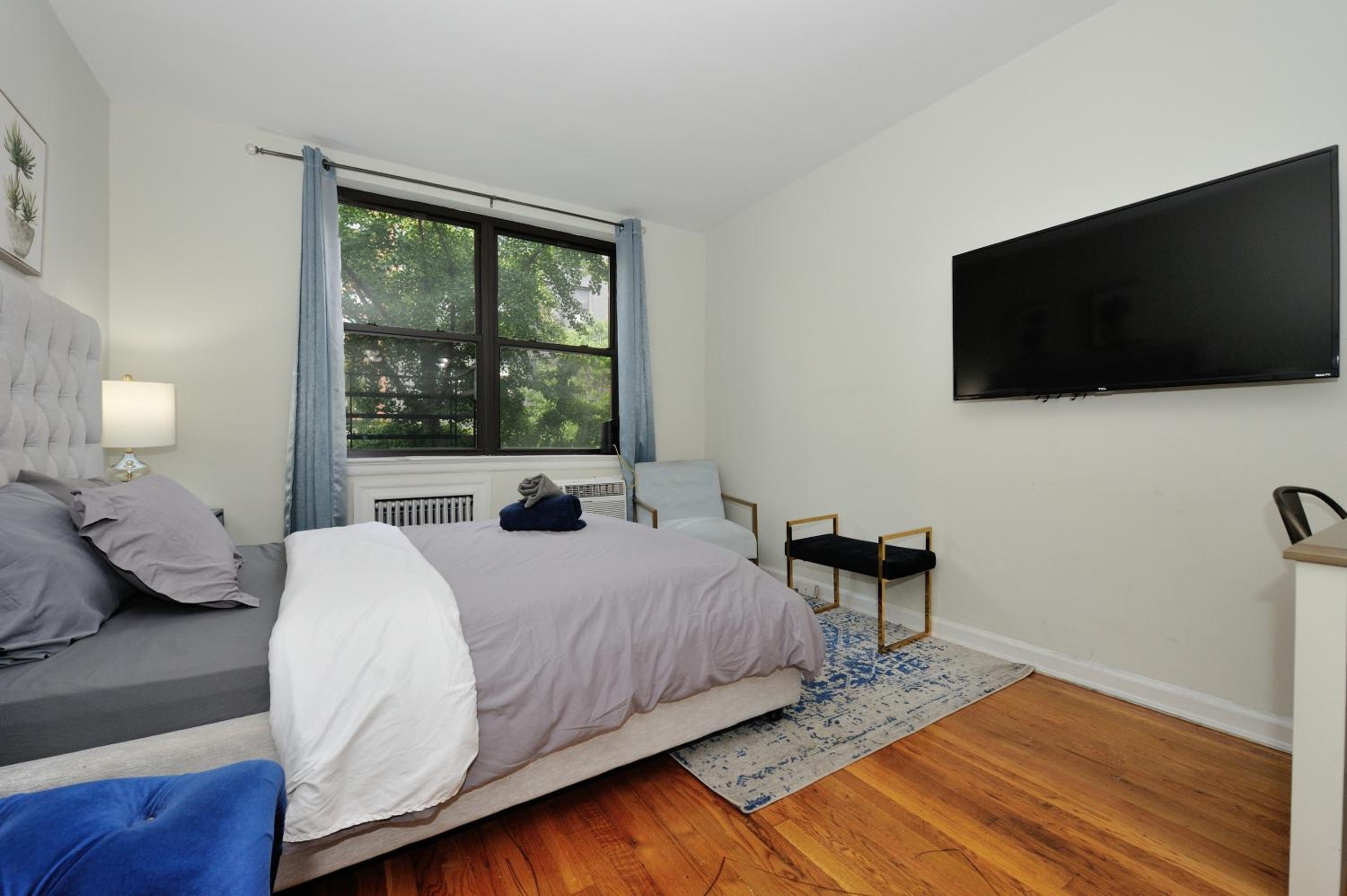Amazing and Spacious Furnished Studio, East side