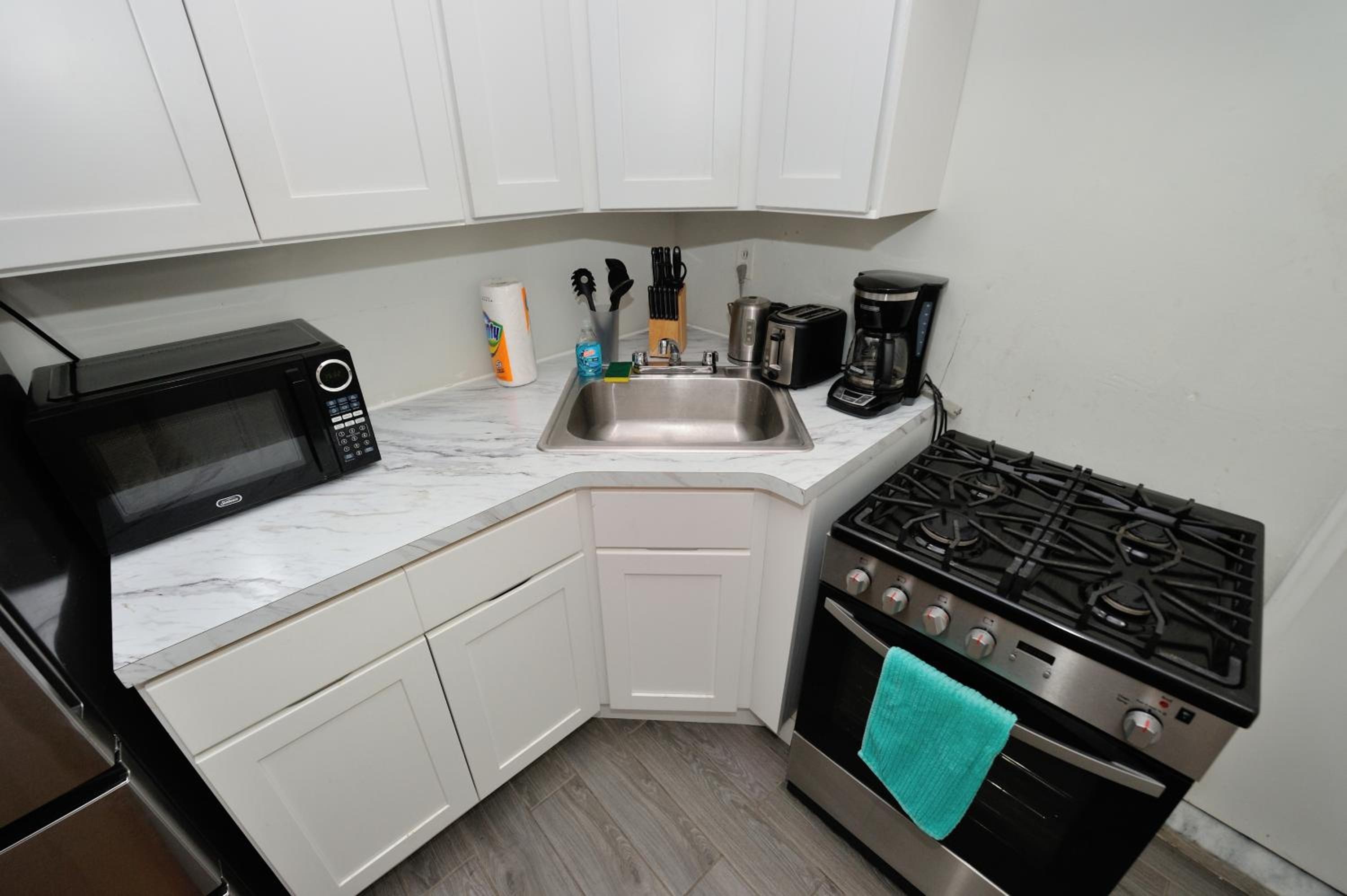 Amazing and Spacious Furnished Studio, East side