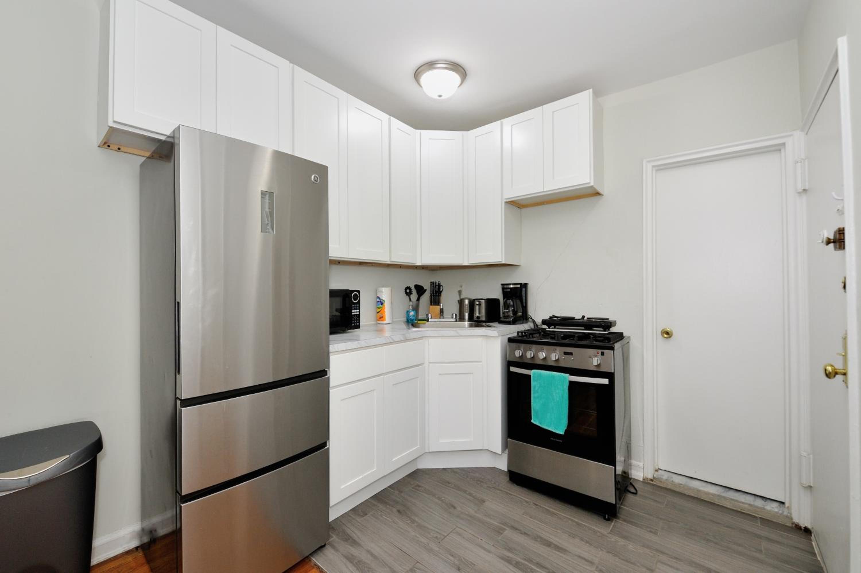 Amazing and Spacious Furnished Studio, East side