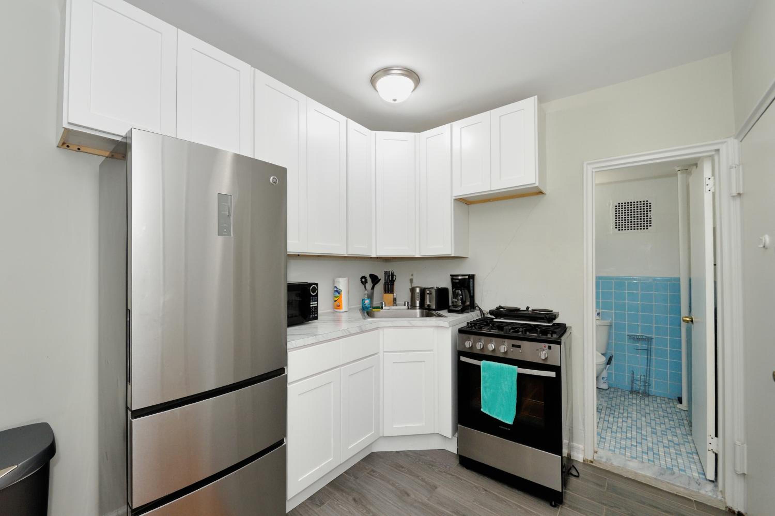 Amazing and Spacious Furnished Studio, East side