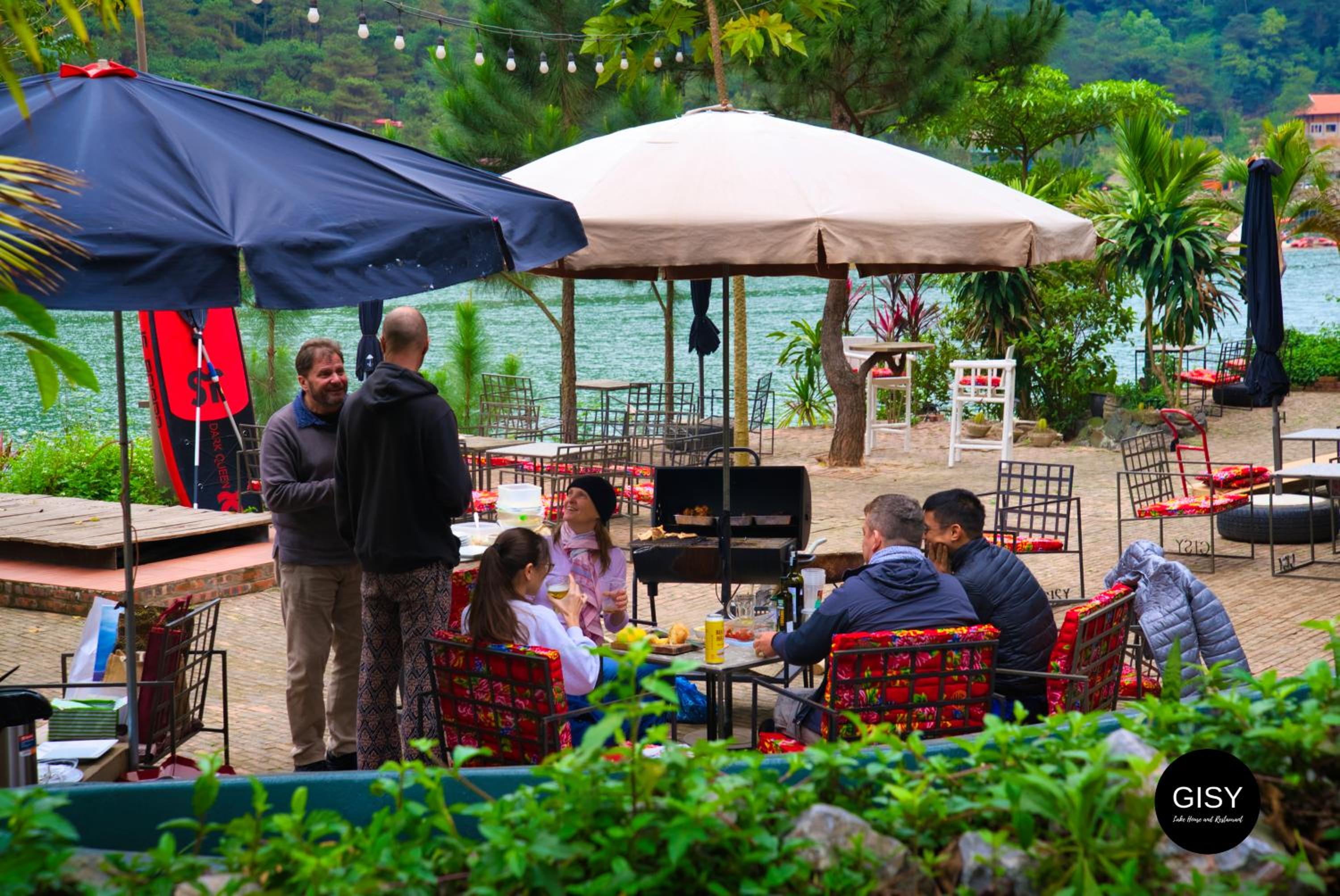 GISY Lake Hostel