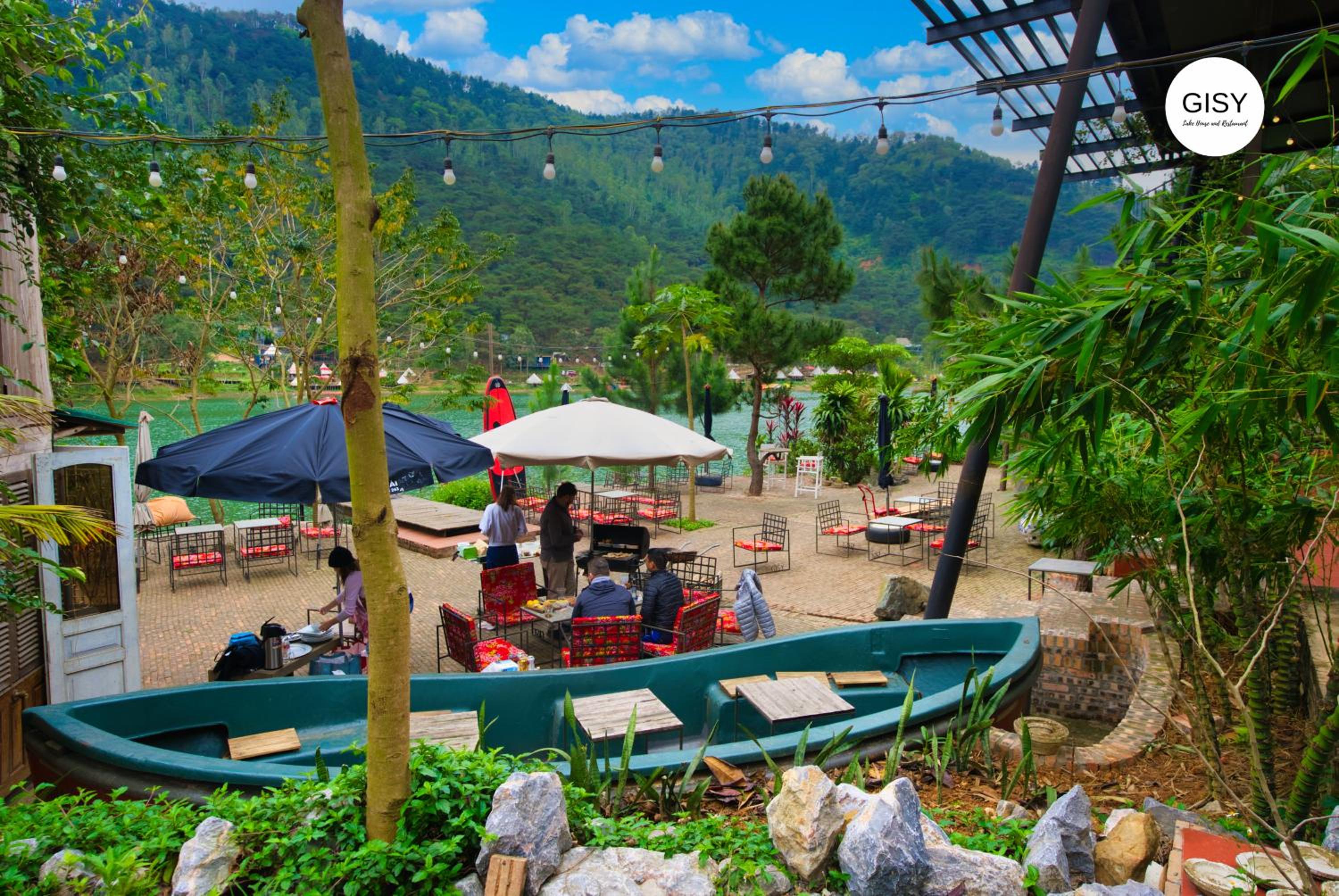 GISY Lake Hostel