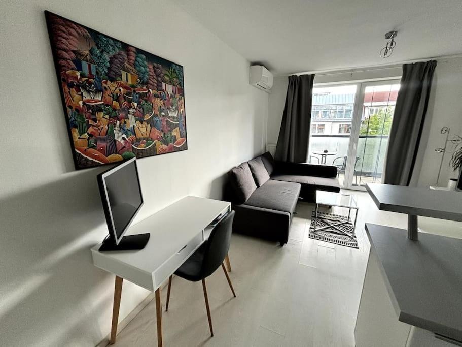 FREE PARKING - ADM New Studio, Central Location view 4