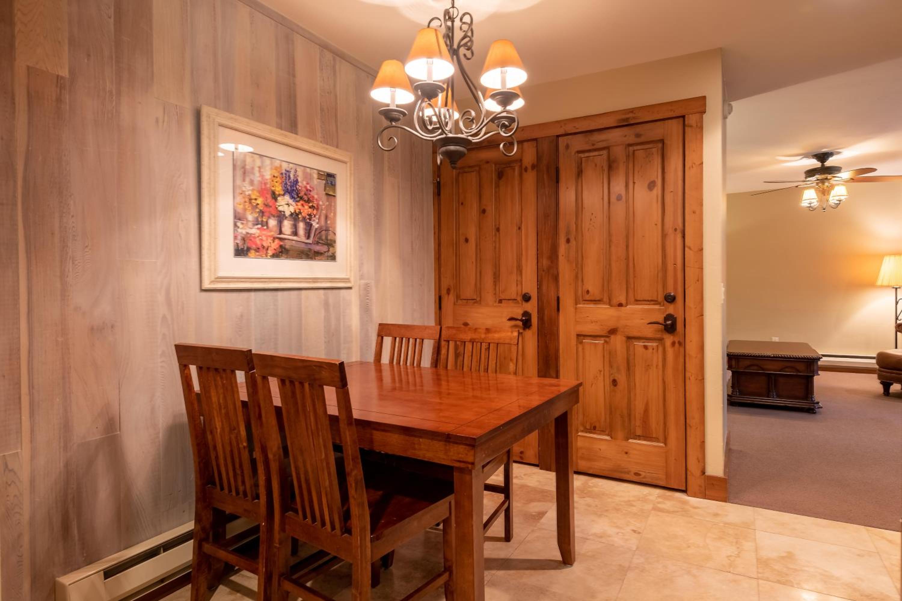 Ketchum Vacations - Cottonwood Condo 1422 - Property Image 3