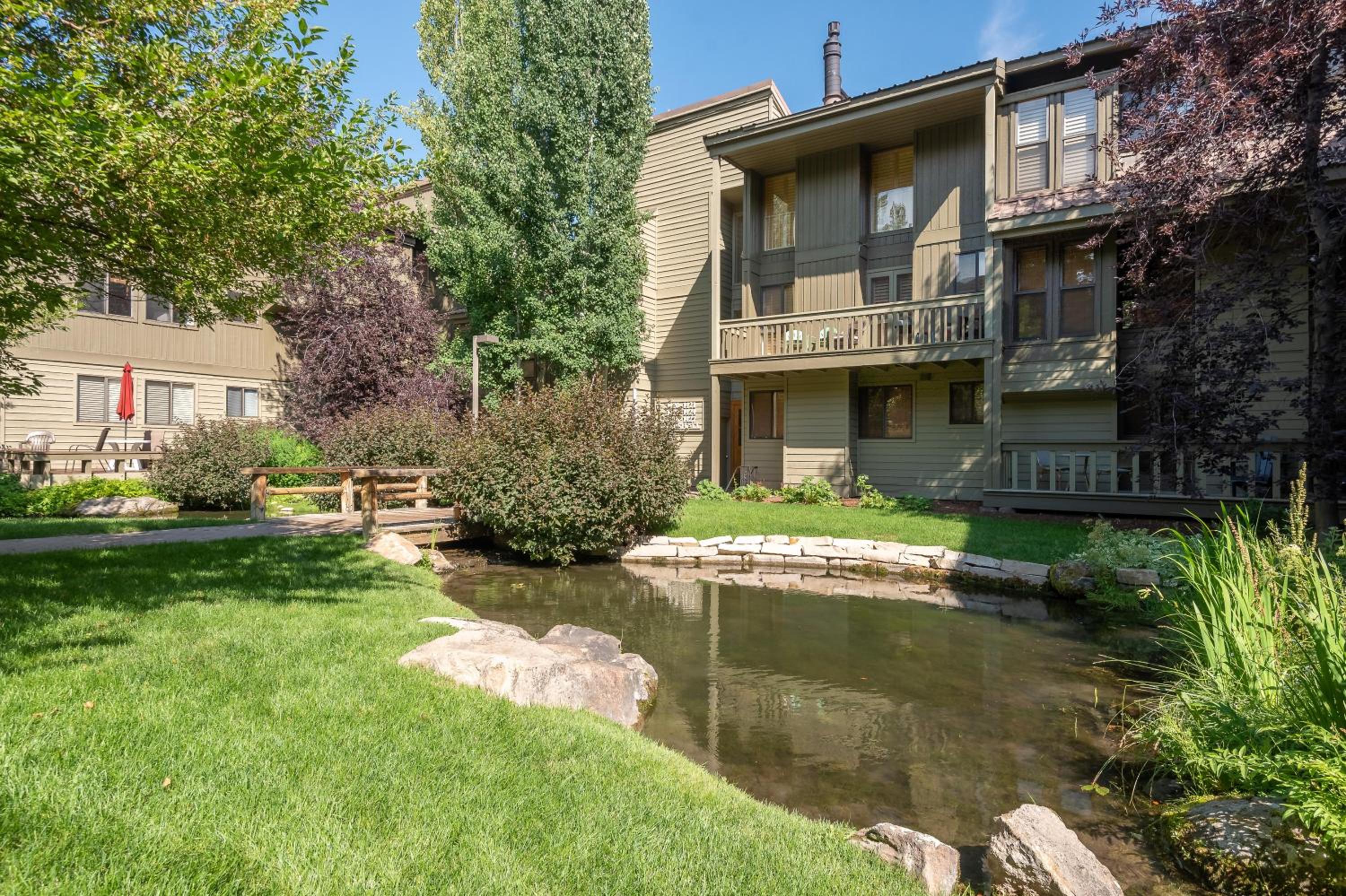 Cottonwood Condo 1422 view 2