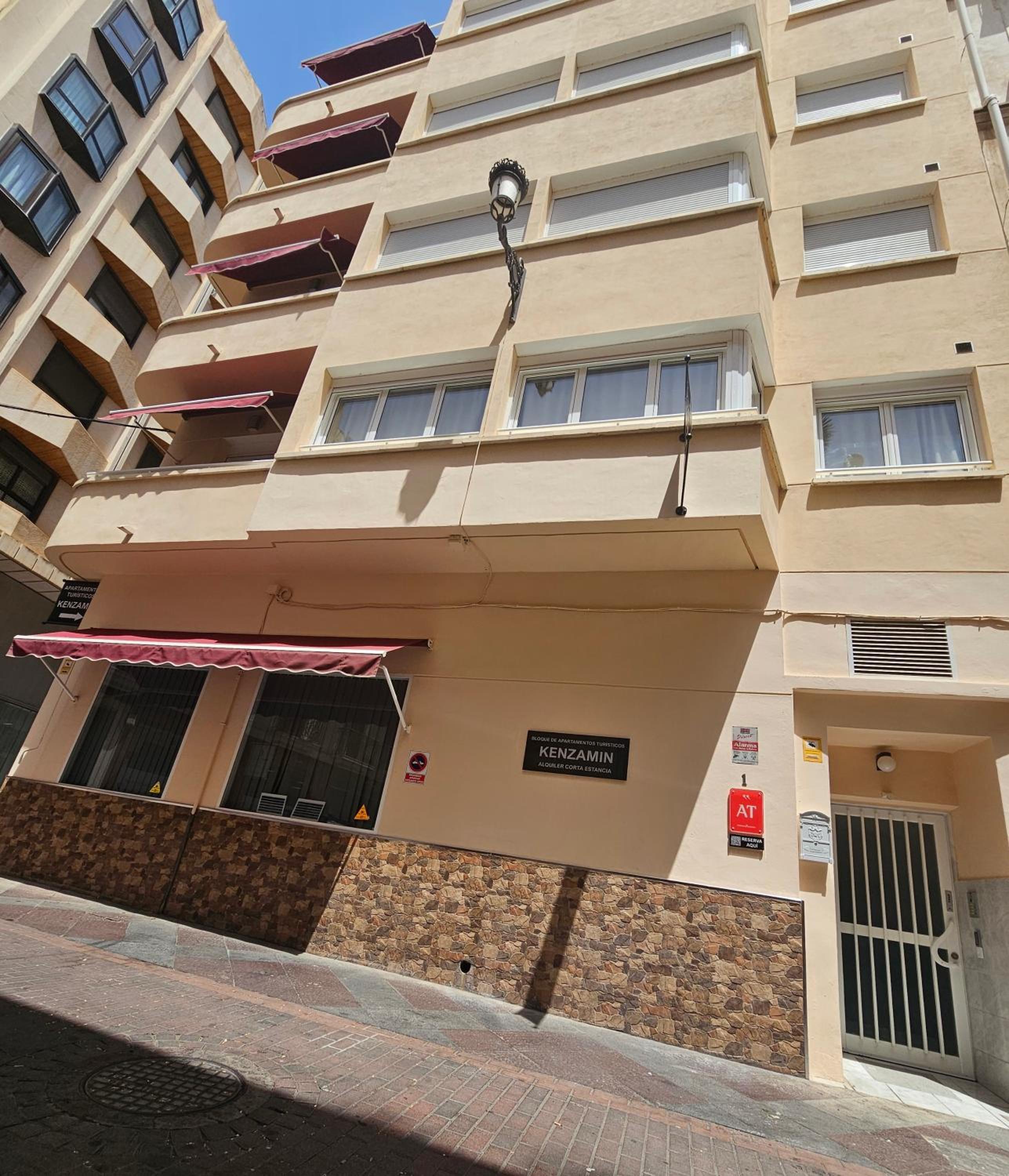 Apartamentos Turísticos KENZAMIN