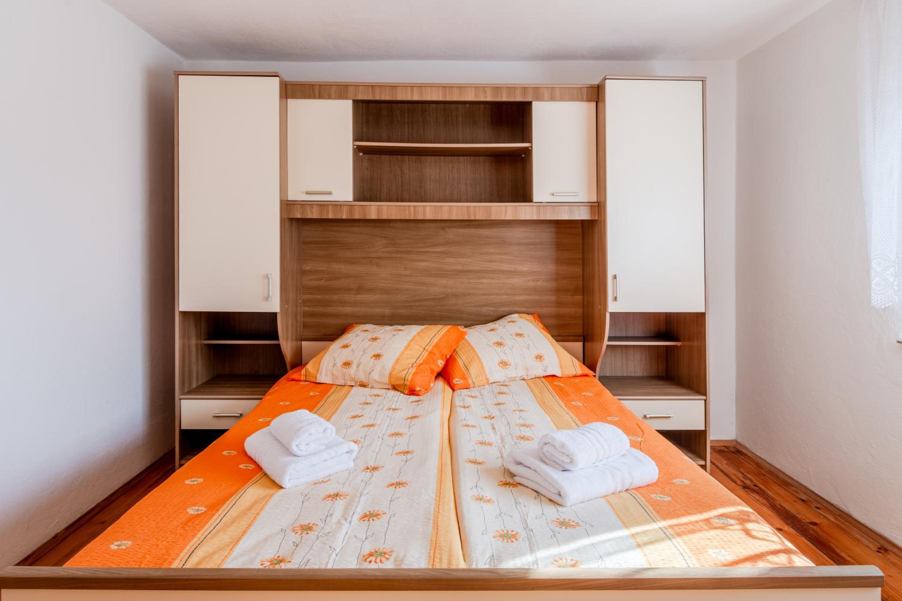 Holiday Homes Pr Pelaku with Outdoor Sauna view 5