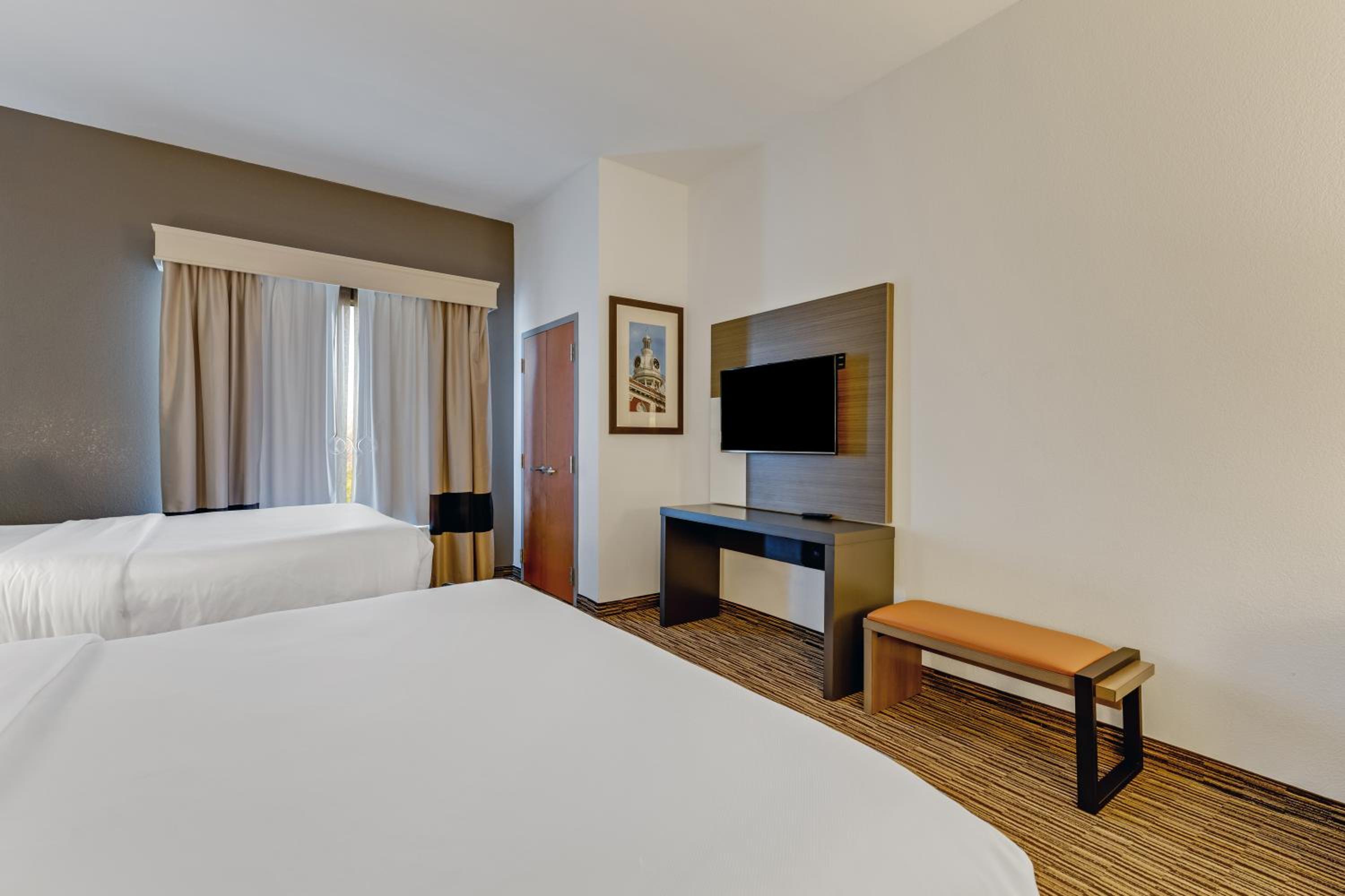 Murfreesboro Vacations - Comfort Suites - Property Image 15