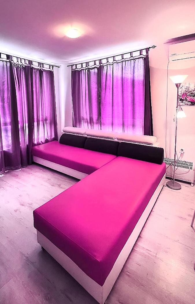 Private apartment with parking and pool