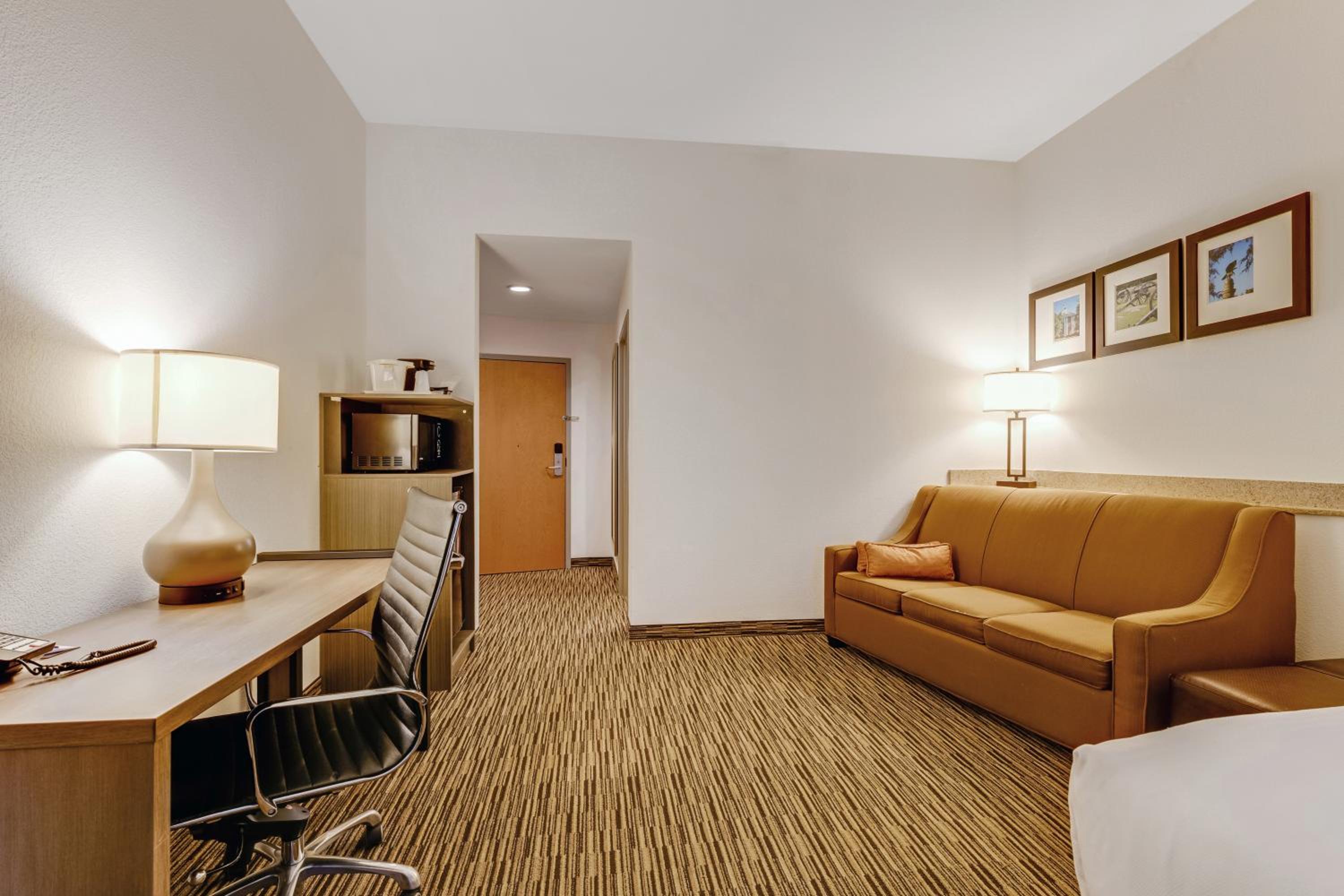 Murfreesboro Vacations - Comfort Suites - Property Image 17