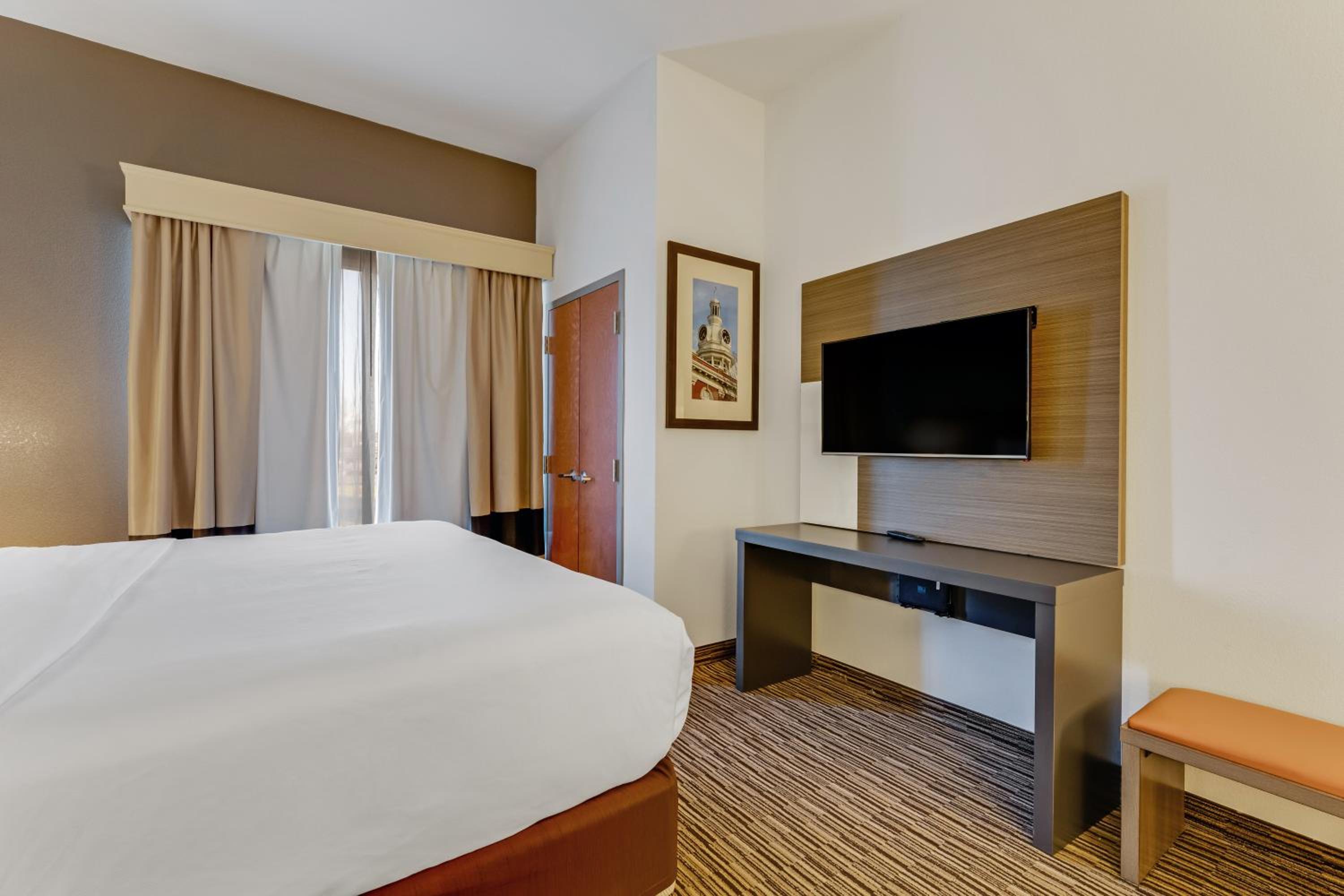Murfreesboro Vacations - Comfort Suites - Property Image 24