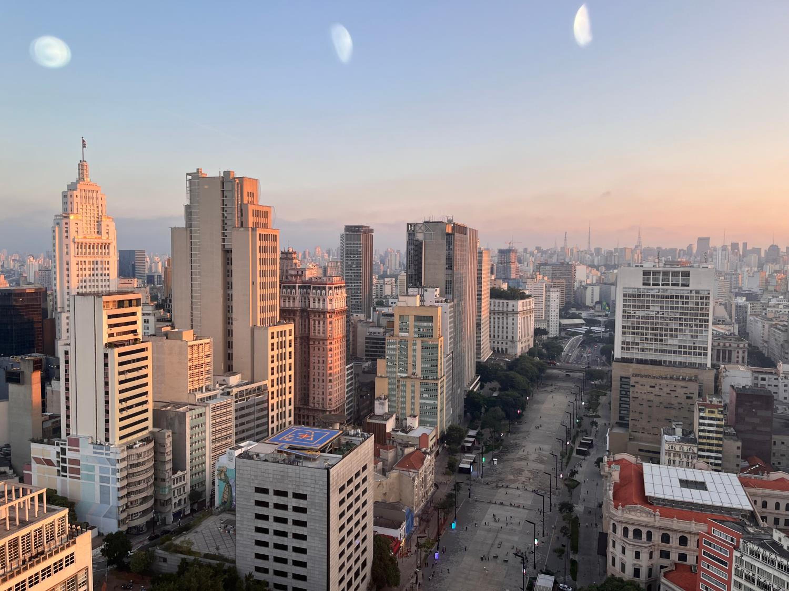 ALTO 26-Mirante luxuoso com banheira no centro SP