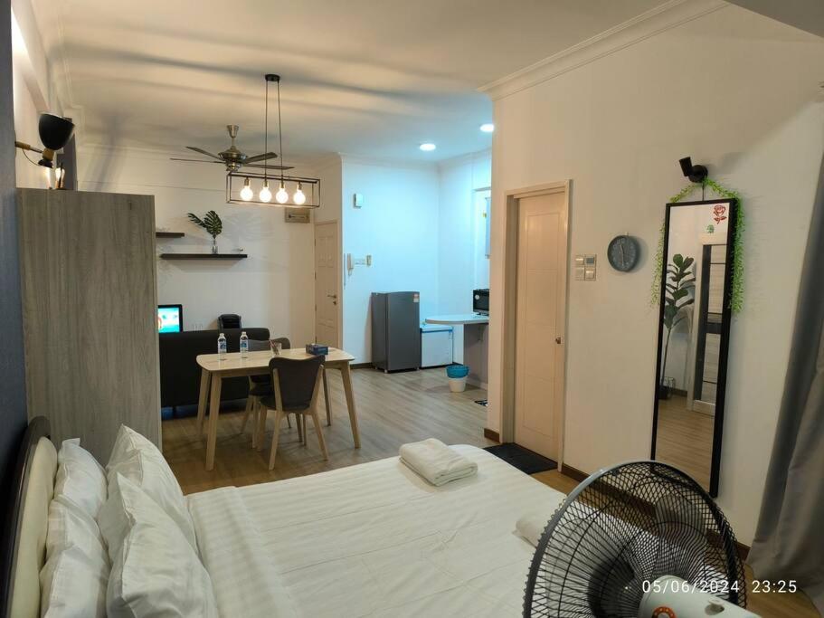 19-16 Casa Mutiara-Sweet Home city view