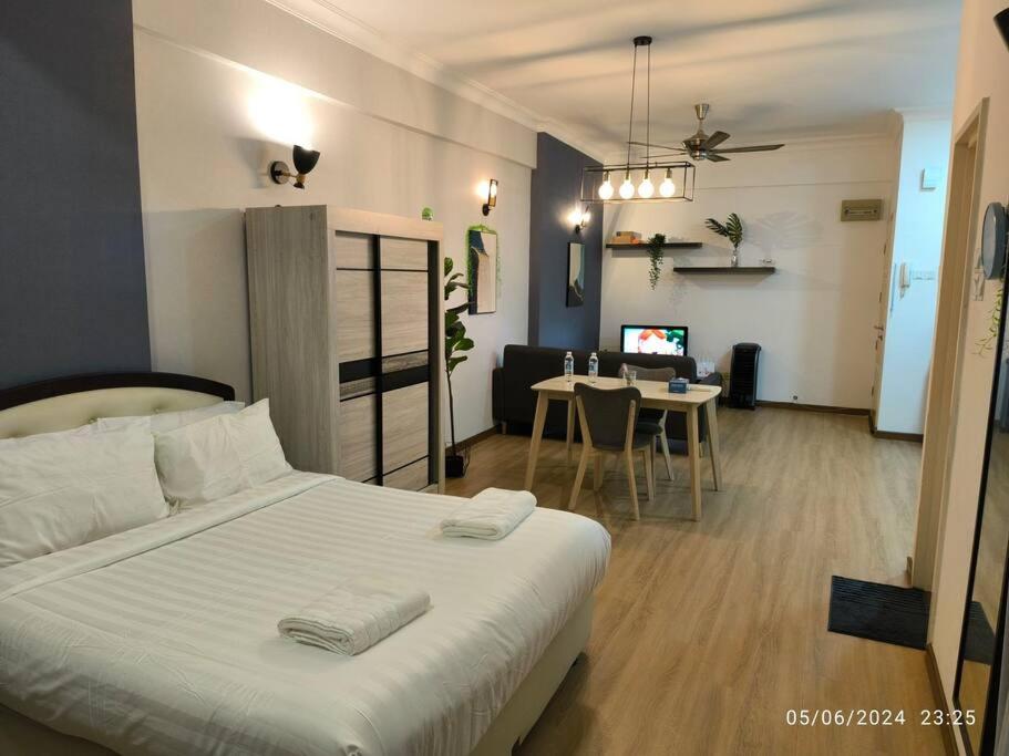 19-16 Casa Mutiara-Sweet Home city view