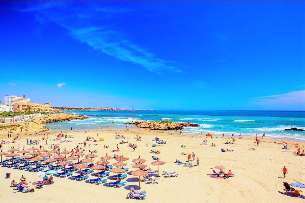 VILLAMARTIN PALMS stylish apartment close to golf and ocean with garden views