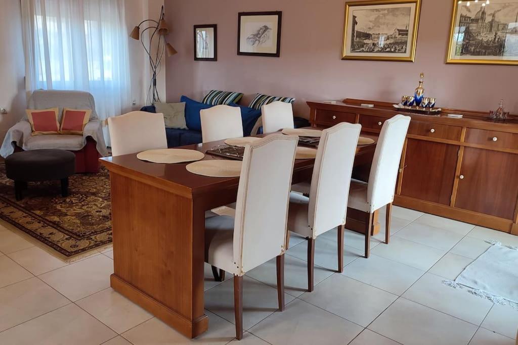 Chara's Spacious and Bright Maisonette view 5