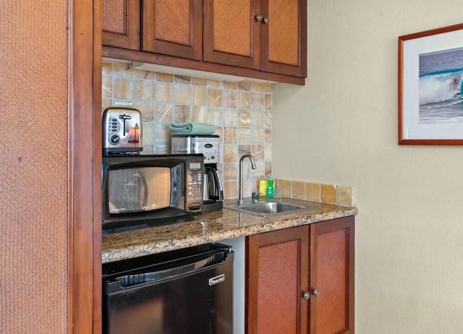 Beautiful OCEAN VIEW with free Parking & Top Floor view 3