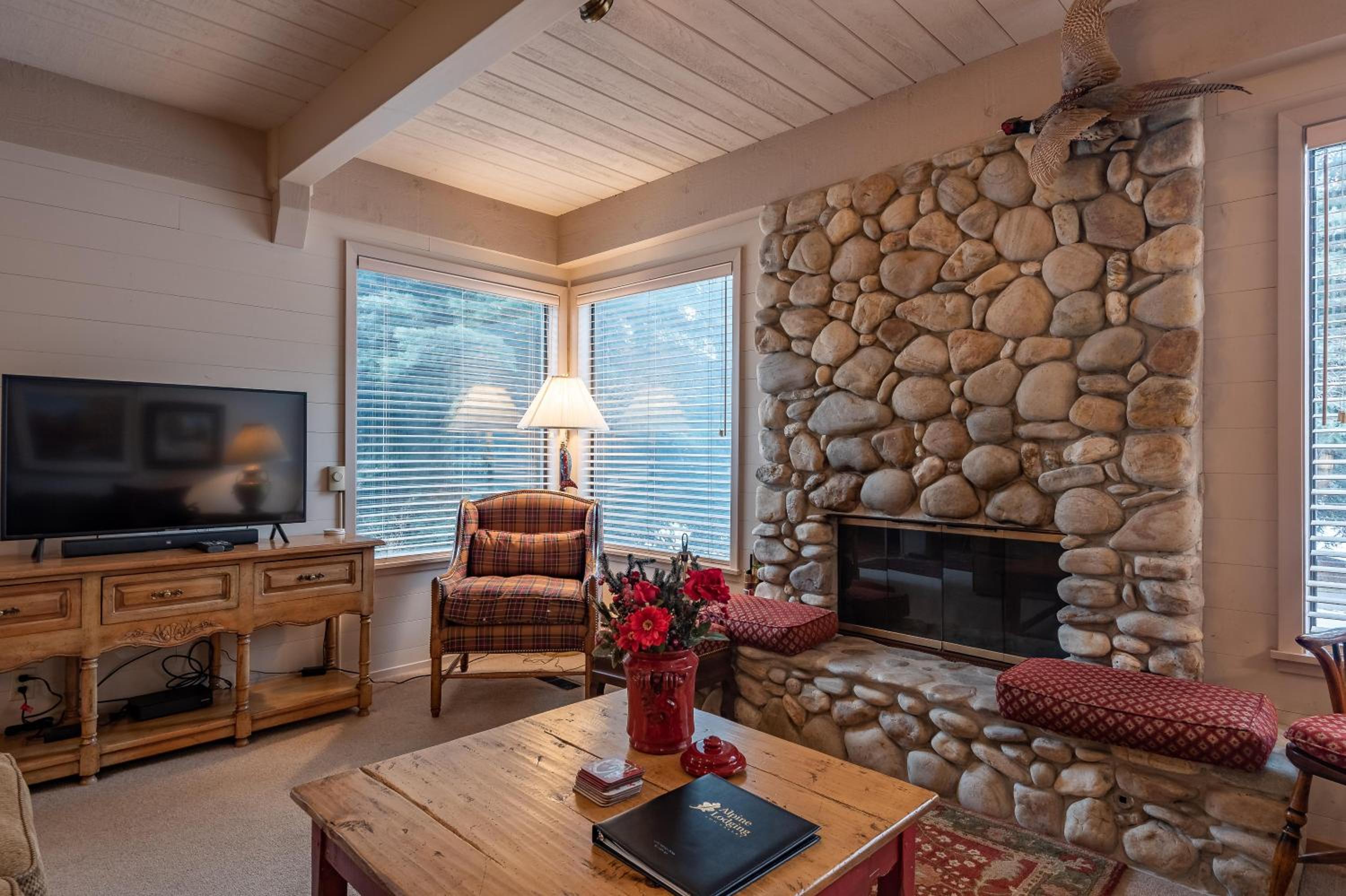 Ketchum Vacations - Dollar Meadows Condo 1362 - Property Image 1