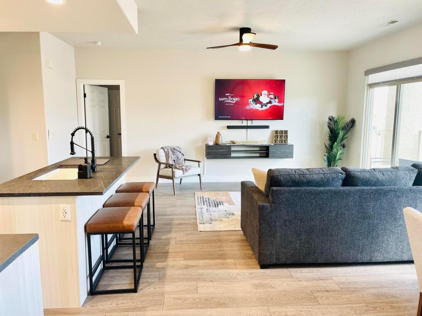 Sharp Mesa Oasis view 4